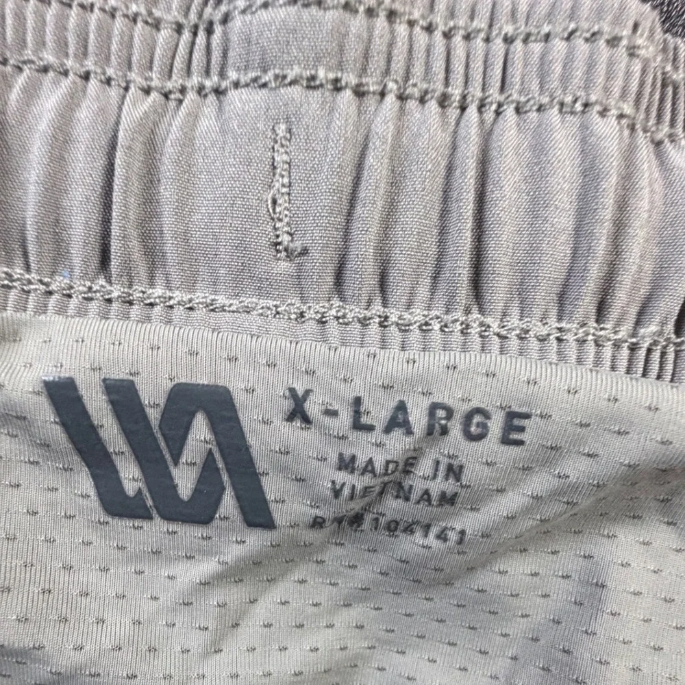 VRST Shorts Mens XL Light Grey Athletic Lined Performance Gym Workout 7.5